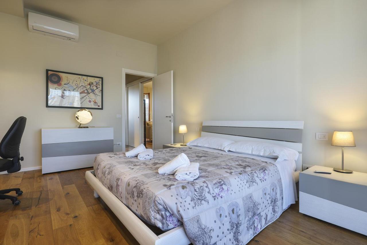 Dalla Giulia - A/c, Wi-fi, Private Parking - Sweet Dreams In Apartment Florenz